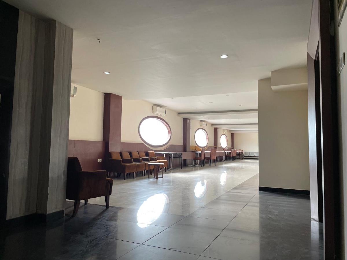 Collection O 1279 Hotel Grand Celino Μακασάρ Εξωτερικό φωτογραφία