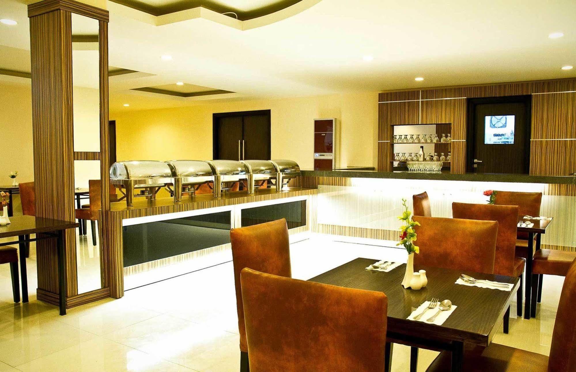 Collection O 1279 Hotel Grand Celino Μακασάρ Εξωτερικό φωτογραφία
